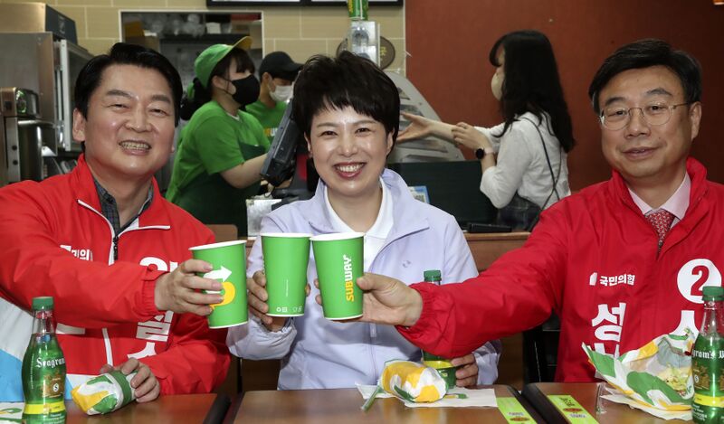 파일:자유민주당 서브웨이 회동.jpg