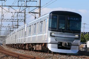 Tokyo-Metro-Series13000-13111.jpg