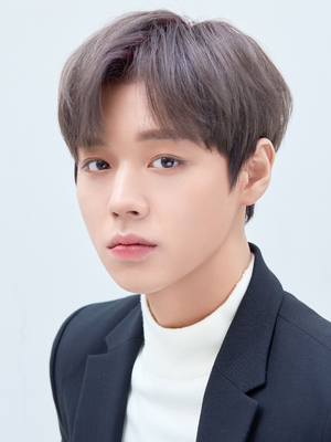 플로라 서다윈 프로필.png