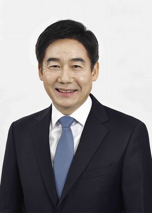 이용호 프로필.jpg