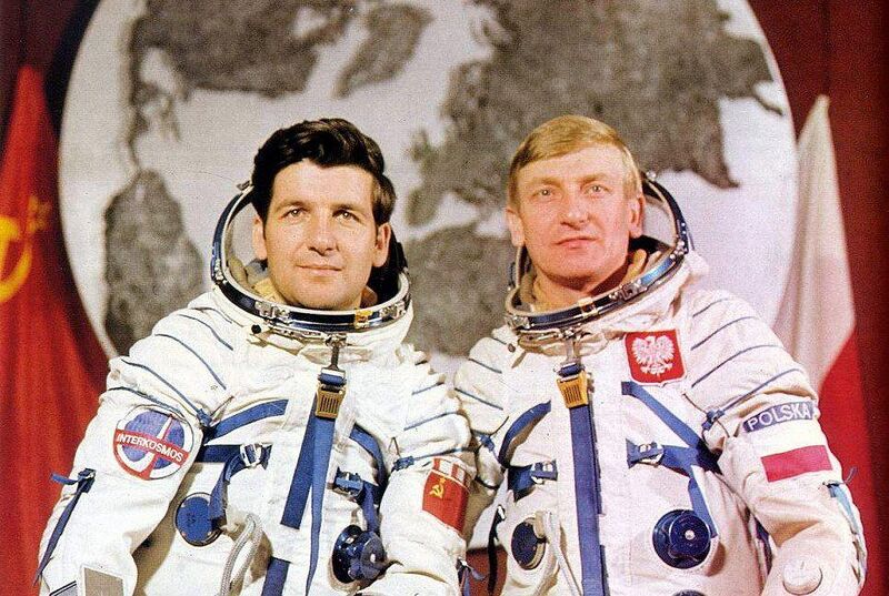 파일:Poland can not into space..jpg