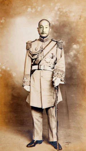 주융린 초상화.png