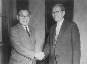 장면 윤보선.jpg