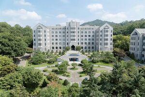 평양대학교 본관.jpg