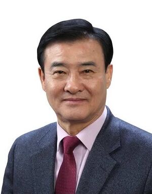 강창희 프로필 (90년 체제).jpg