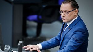 티노 흐루팔라 연설.jpg