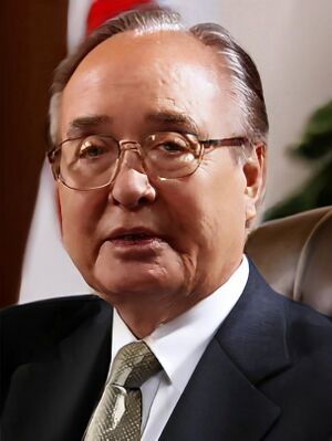 에르킨 알프테킨1.jpg