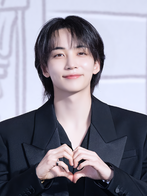 플로라 윤차민 프로필.png