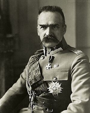 유제프 피우수트스키 사진.jpg