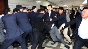 국제마피아파 국회폭력.jpg