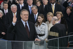 도널드 럼즈펠드 2기 취임선서.png