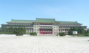 묵던 국립대 장춘교정 전경1.png