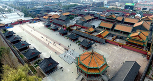 묵던궁전 광장.png