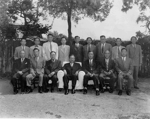 제3차 장면 내각 출범 기념 사진.gif