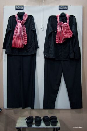 크메르 루즈 인민복.jpg